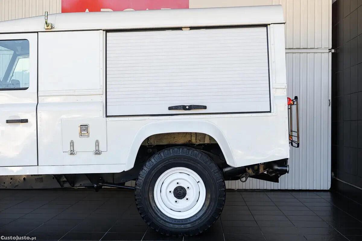 Land Rover Defender 110 2.5 Td5 E — fotografia 13