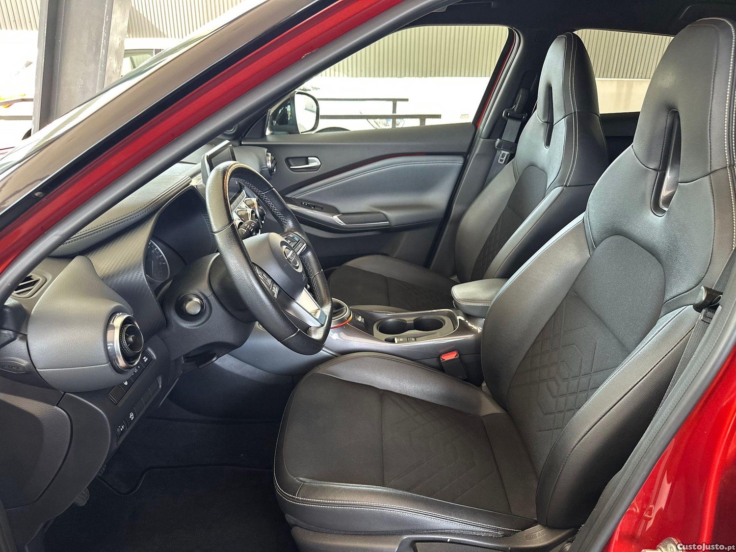 Nissan Juke 1.0 DIG-T Tekna — fotografia 15