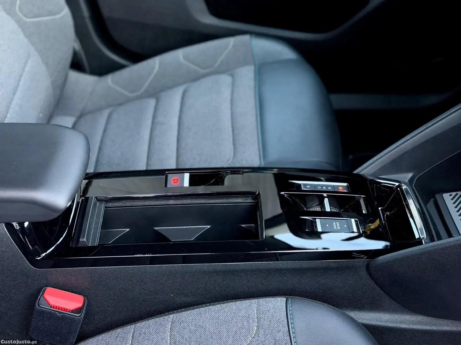 Citroën e-C4 50 kWh C-Series — fotografia 8