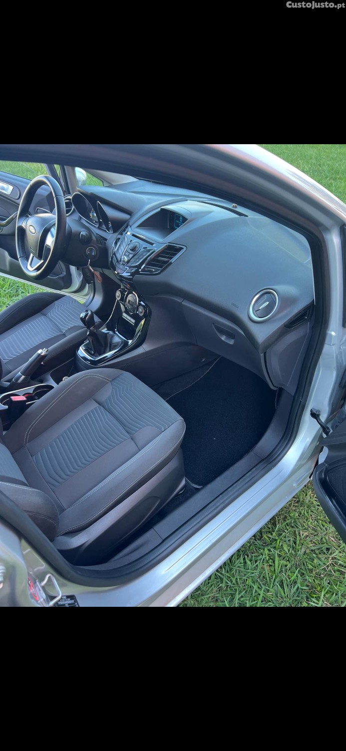 Ford Fiesta 1.0 ECOBOOST TITANIUM — fotografia 11