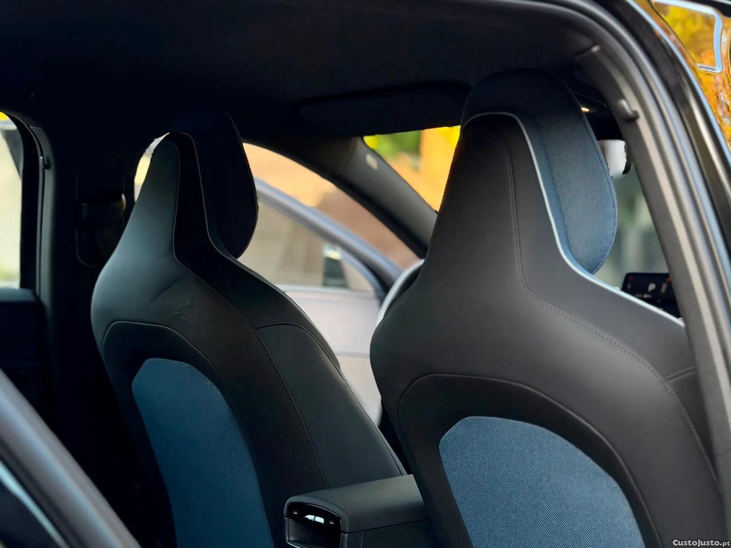 Volvo EX 30 Twin Motor Performance AWD Plus — fotografia 16