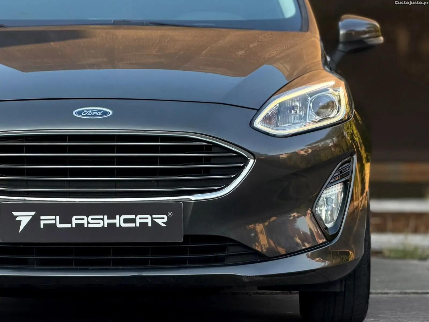 Ford Fiesta 1.5 TDCi Titanium — fotografia 2