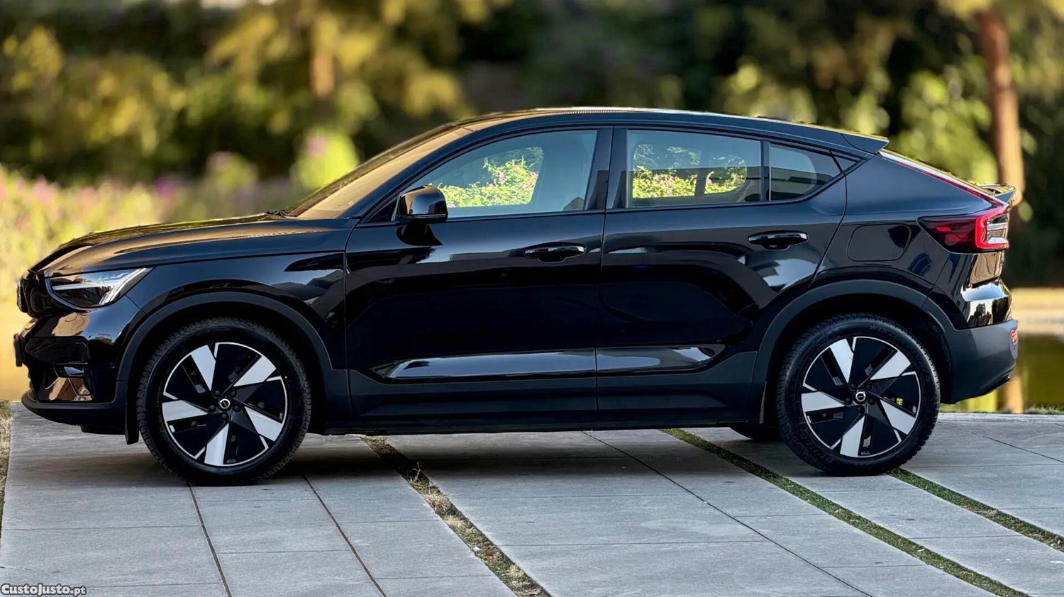 Volvo C40 Recharge 82 kWh Single M. Extended Range RWD Ultimate — fotografia 16