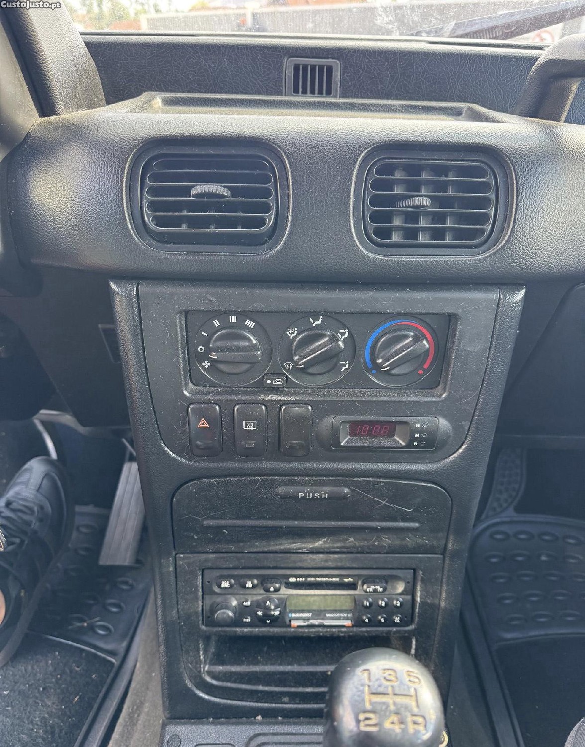 Hyundai Galloper 2.5 de 1998 de 7 lugares — fotografia 6