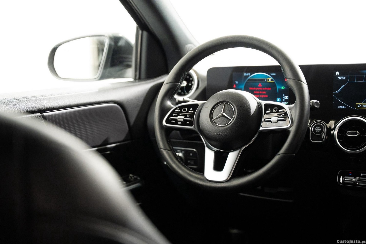 Mercedes-Benz GLA 250 e Progressive — fotografia 11