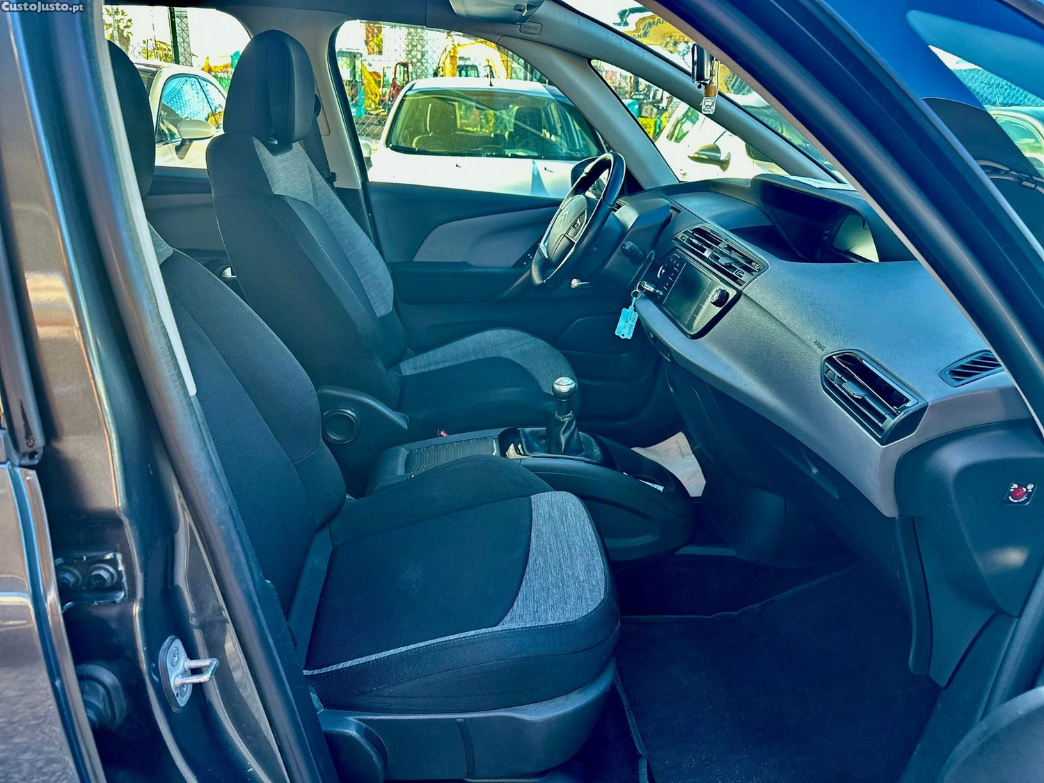 Citroën C4 Picasso 1.6 BlueHDi Live — fotografia 3
