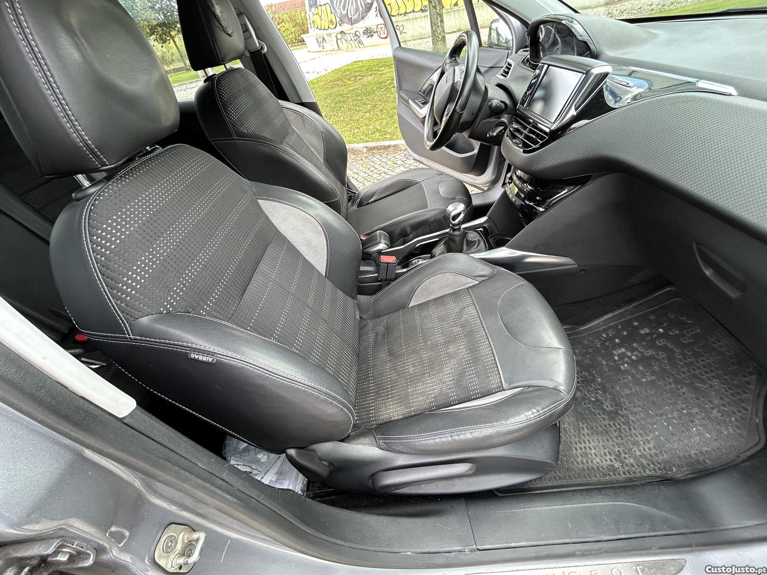 Peugeot 2008 ALLURE — fotografia 4