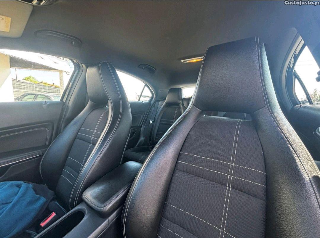 Mercedes-Benz A 180 Urban — fotografia 3