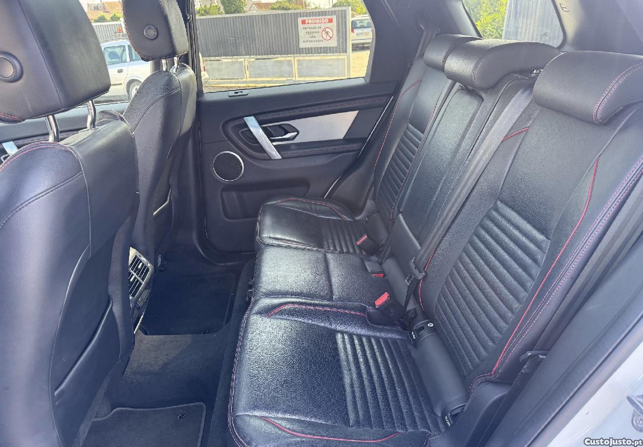 Land Rover Discovery Sport 1.5 I3 P300e de 2021 — fotografia 2