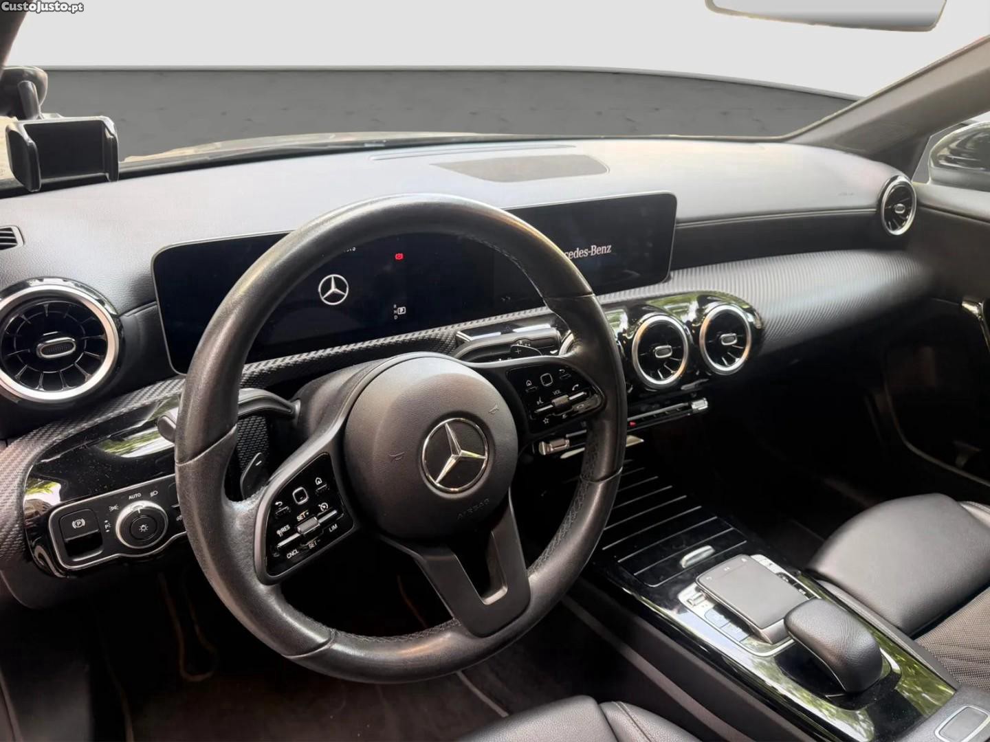 Mercedes-Benz A 180 d Style Aut. — fotografia 8