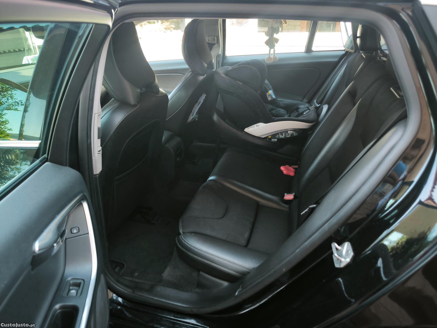 Volvo V60 D2 Summum Eco - 15 foto 5