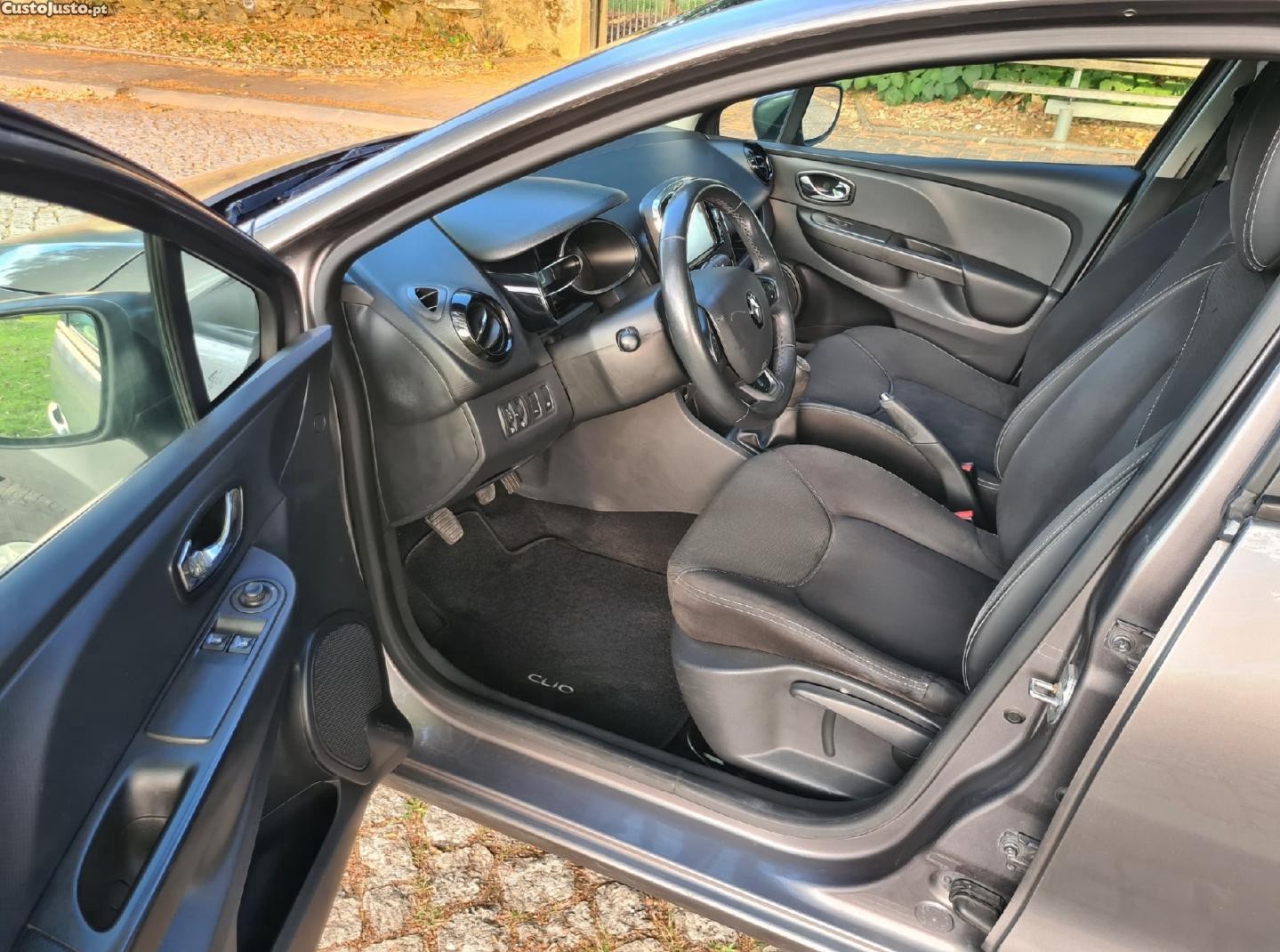 Renault Clio GPS A/C Económico — fotografia 6