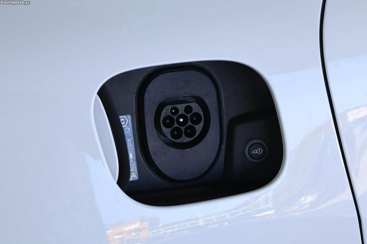 Porsche Macan Electric 4 — fotografia 18