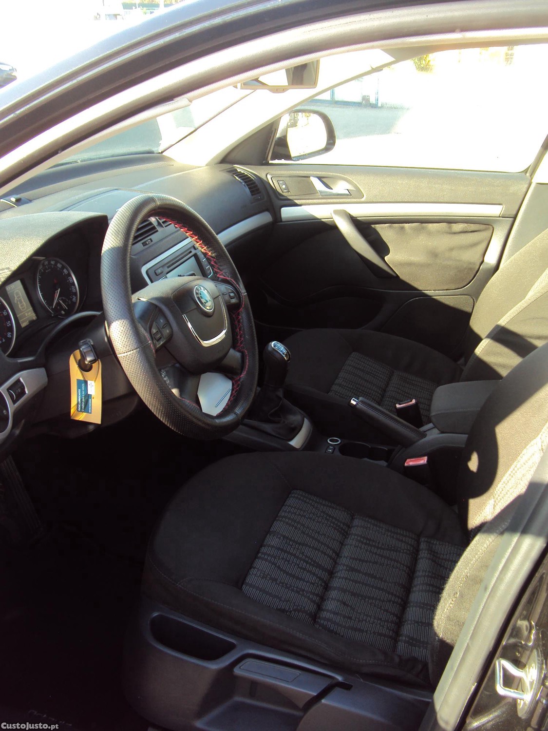 Skoda Octavia Break 1.6 TDI Ambiente 105cv — fotografia 6