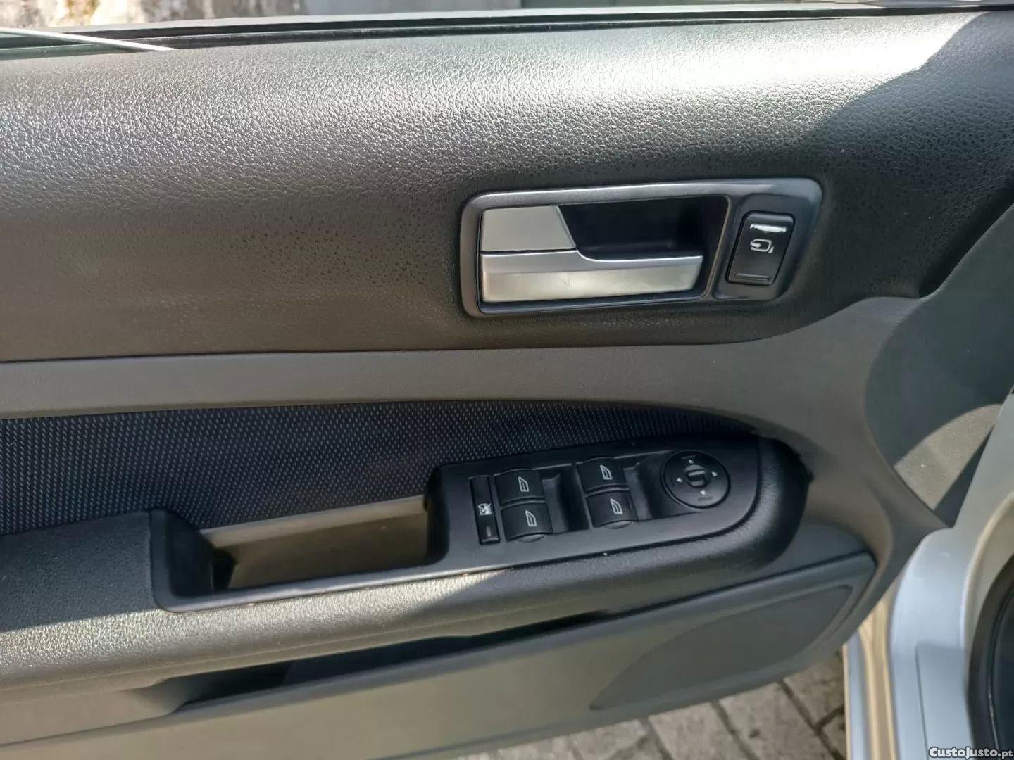 Ford Focus 1.6 tdci connection — fotografia 8