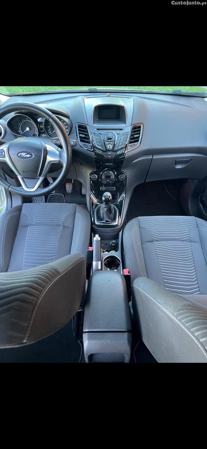 Ford Fiesta 1.0 ECOBOOST TITANIUM — fotografia 10