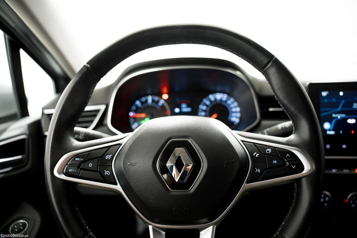 Renault Clio 1.0 TCe Intens — fotografia 7