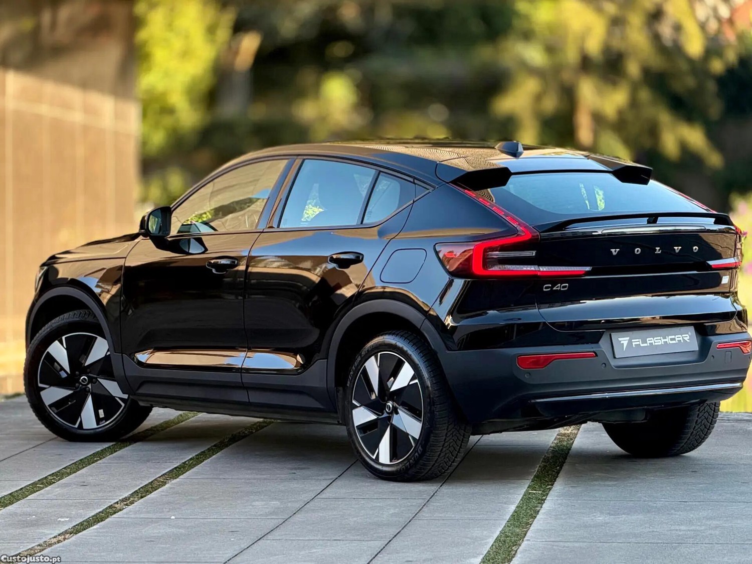 Volvo C40 Recharge 82 kWh Single M. Extended Range RWD Ultimate — fotografia 13