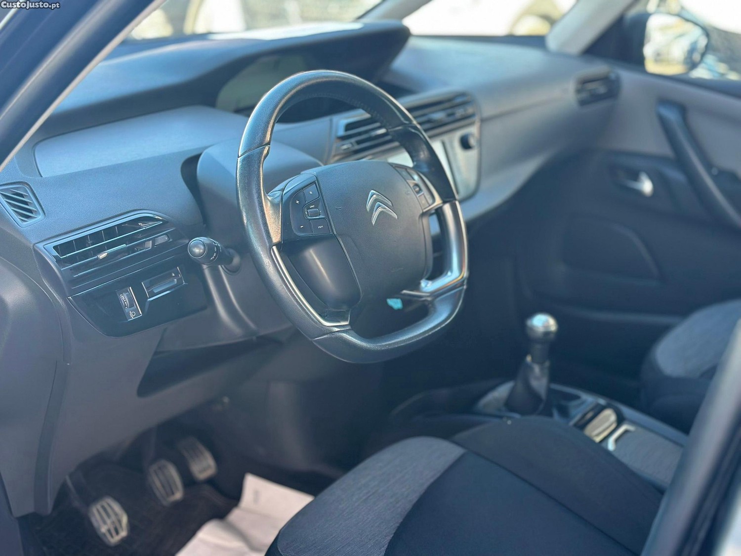 Citroën C4 Picasso 1.6 BlueHDi Live — fotografia 4