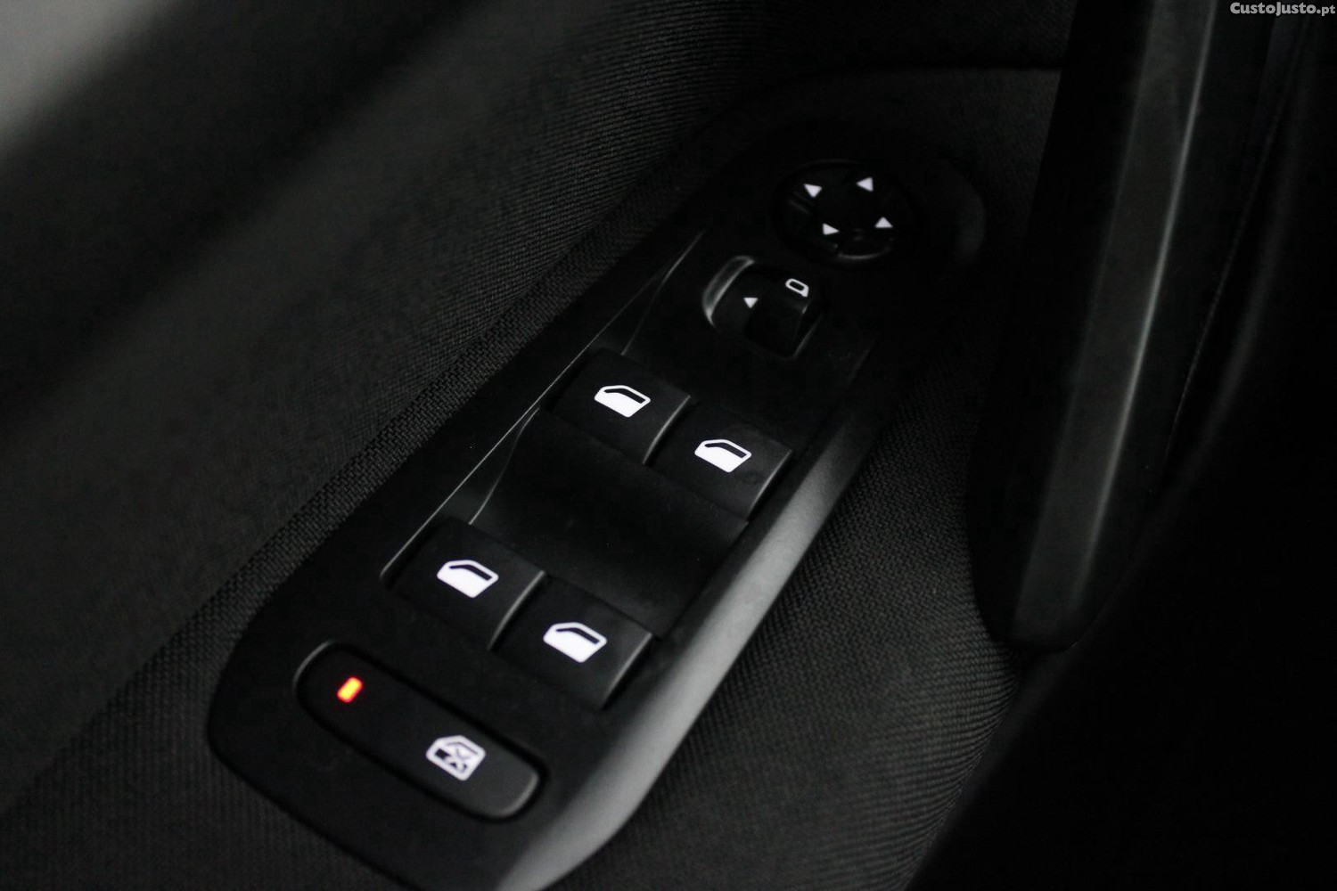Peugeot 308 1.5 BHDI BUSINESS LINE — fotografia 12