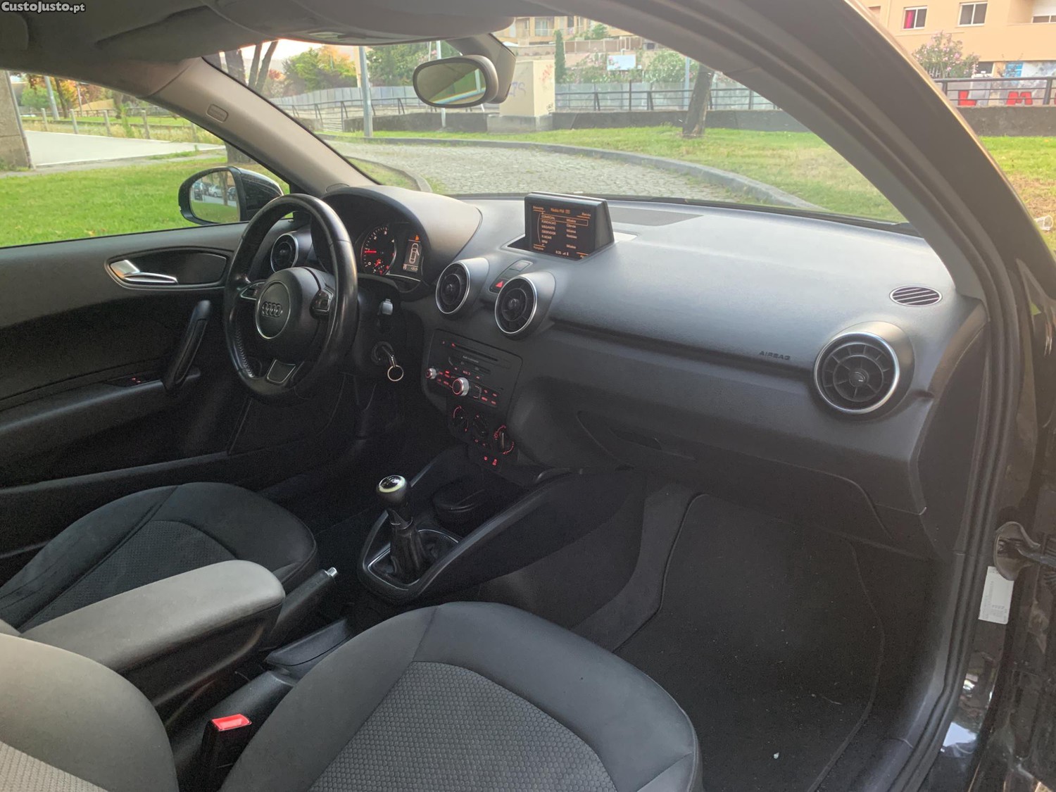 Audi A1 1.6 TDI Sport Nacional — fotografia 3