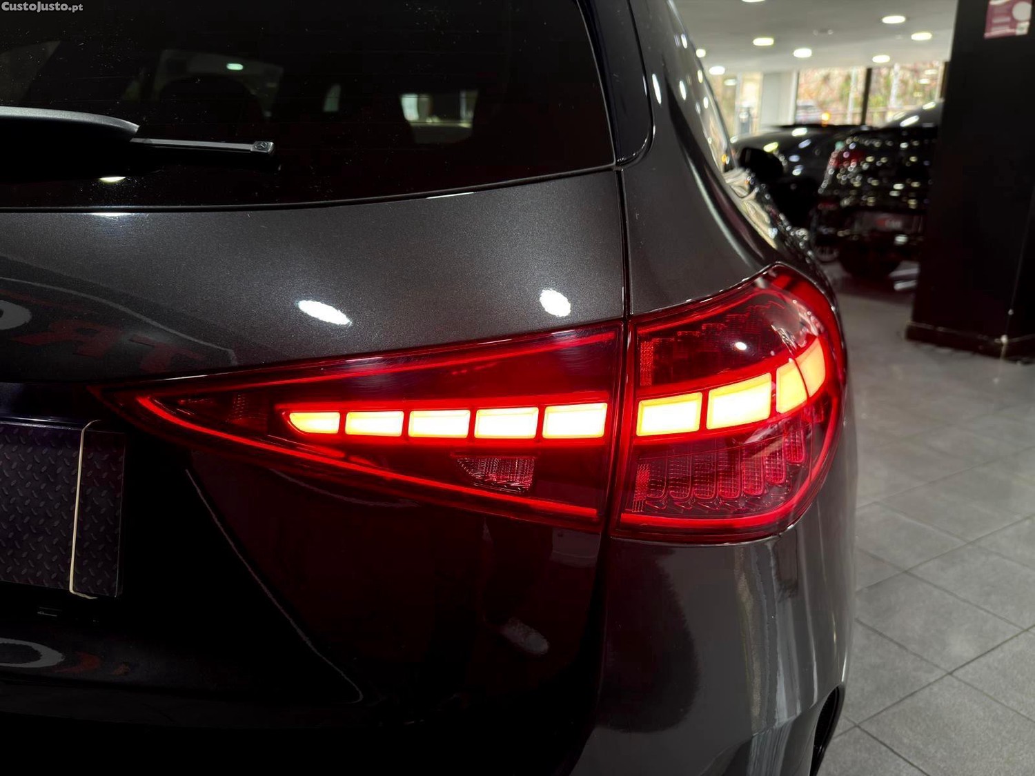 Mercedes-Benz C 300 e 9G-TRONIC AMG Line Advanced — fotografia 6