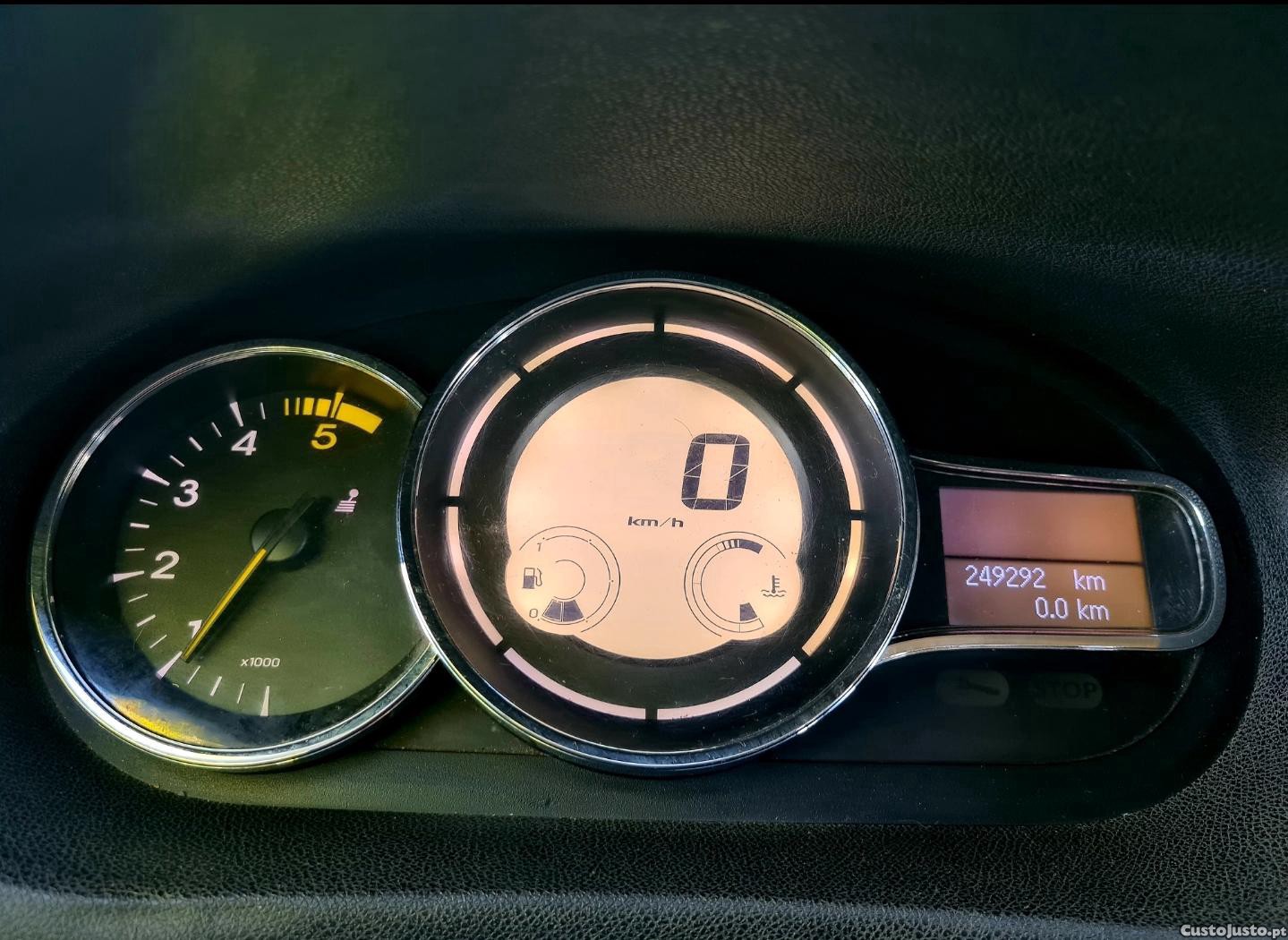 Renault Mégane GPS A/C Económica — fotografia 8