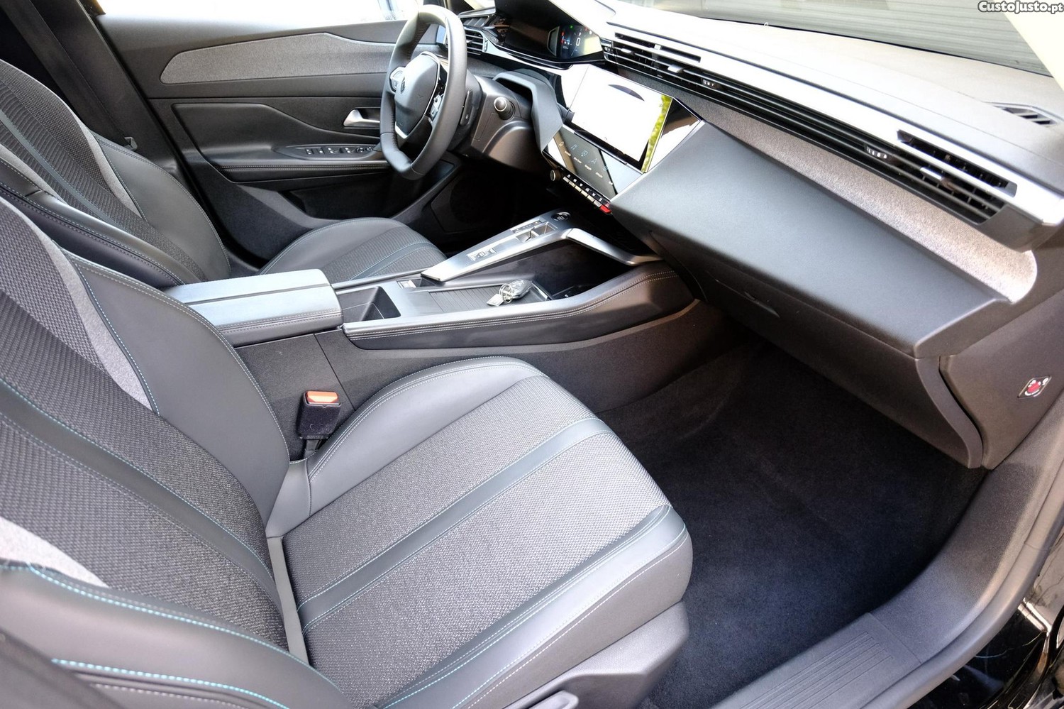 Peugeot 308 1.2 PureTech Allure Pack EAT8 — fotografia 15