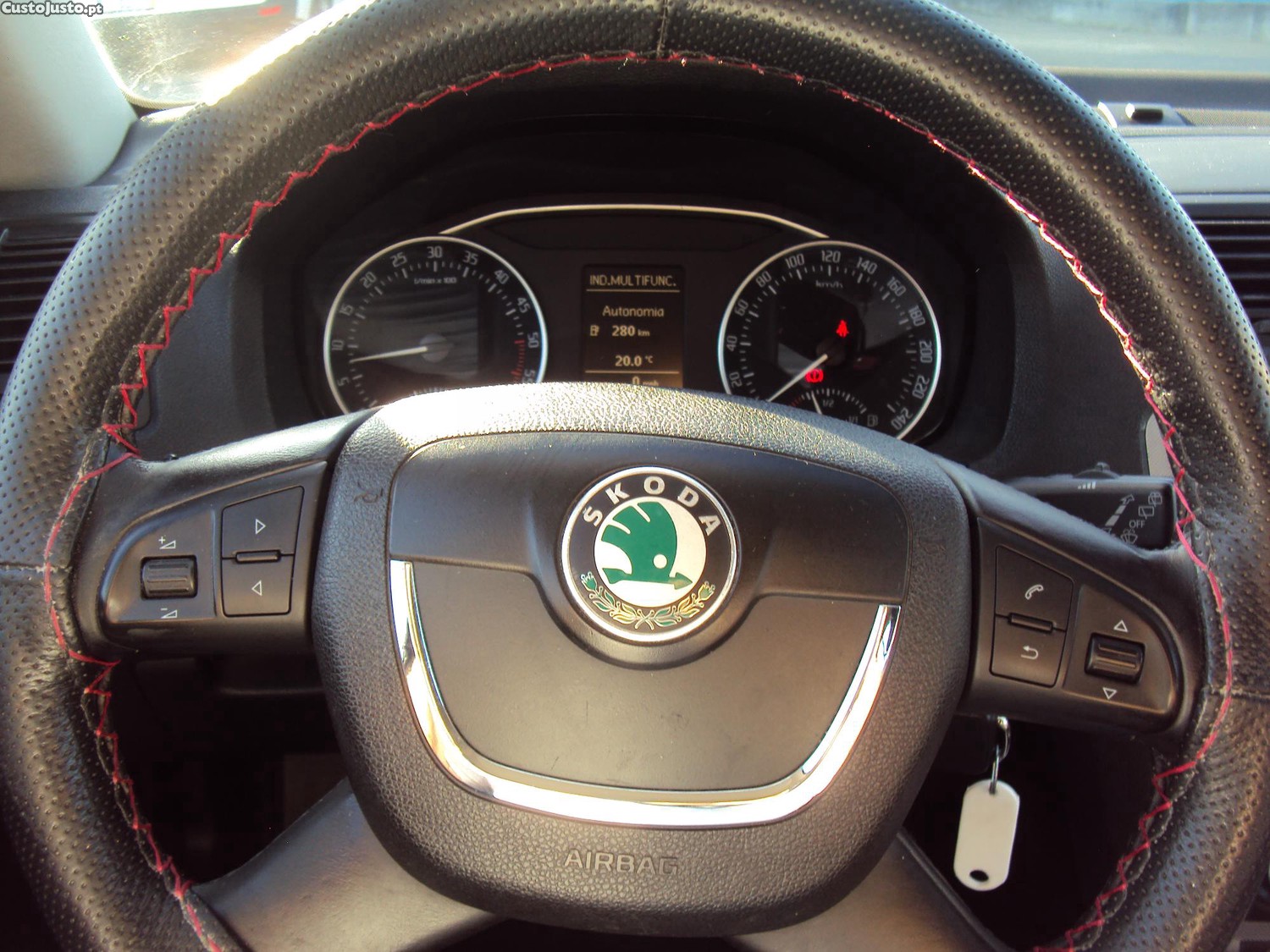 Skoda Octavia Break 1.6 TDI Ambiente 105cv — fotografia 5