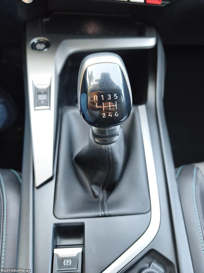 Peugeot 308 PureTech 130 Allure — fotografia 17