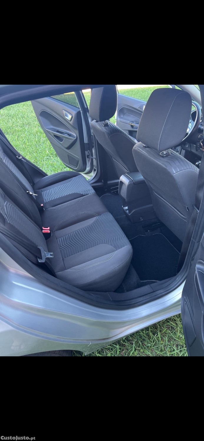Ford Fiesta 1.0 ECOBOOST TITANIUM — fotografia 9