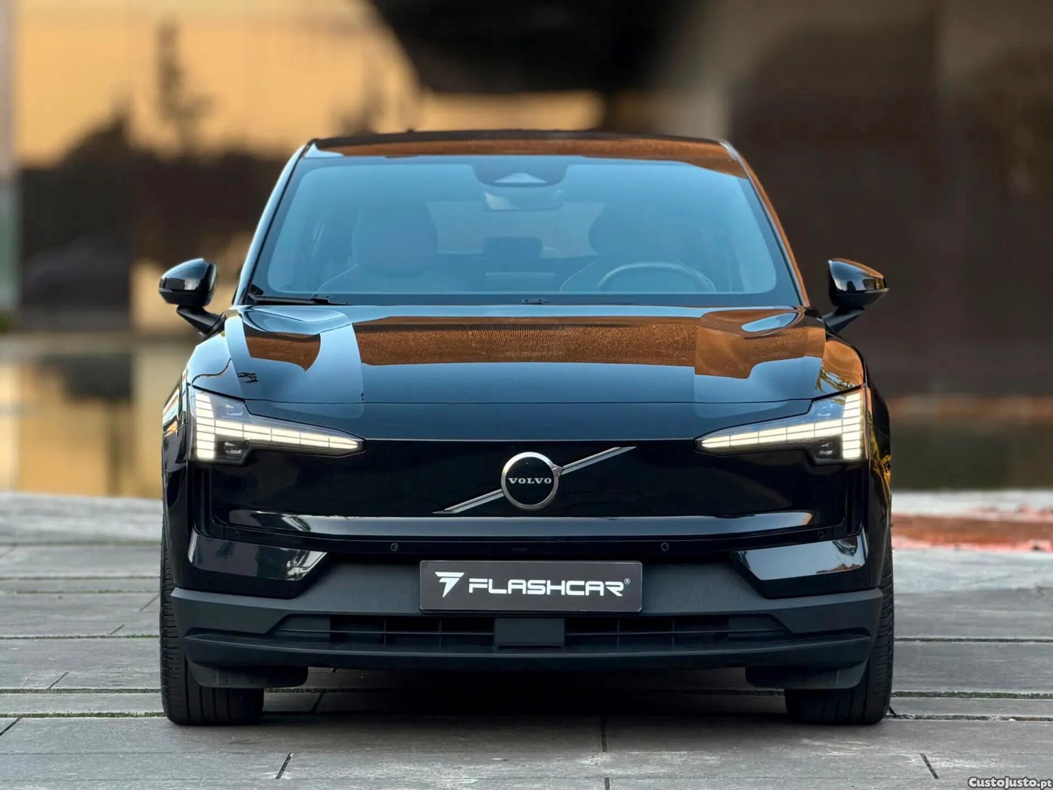 Volvo EX 30 Twin Motor Performance AWD Plus — fotografia 11