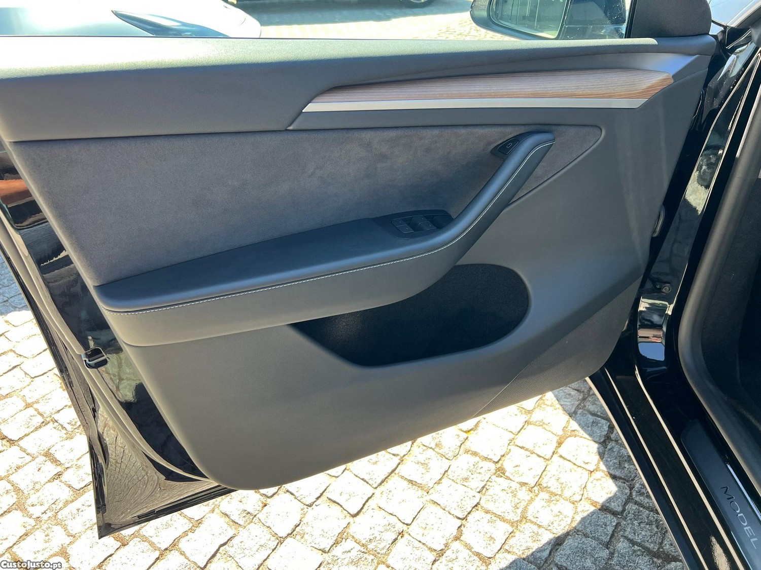 Tesla Model Y Standard — fotografia 11