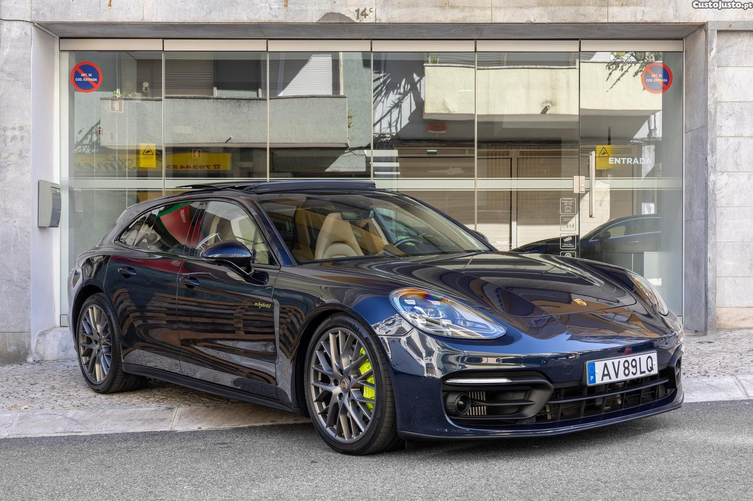 Porsche Panamera Sport Turismo 4 E-Hybrid Platinum Edition — fotografia 28