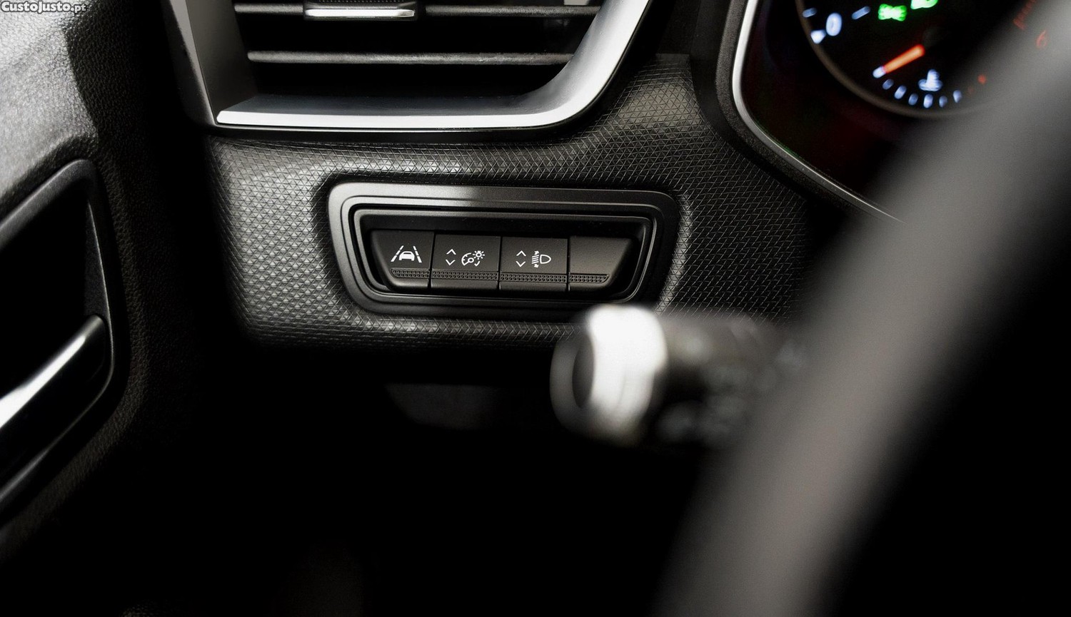 Renault Clio 1.0 TCe Intens — fotografia 5