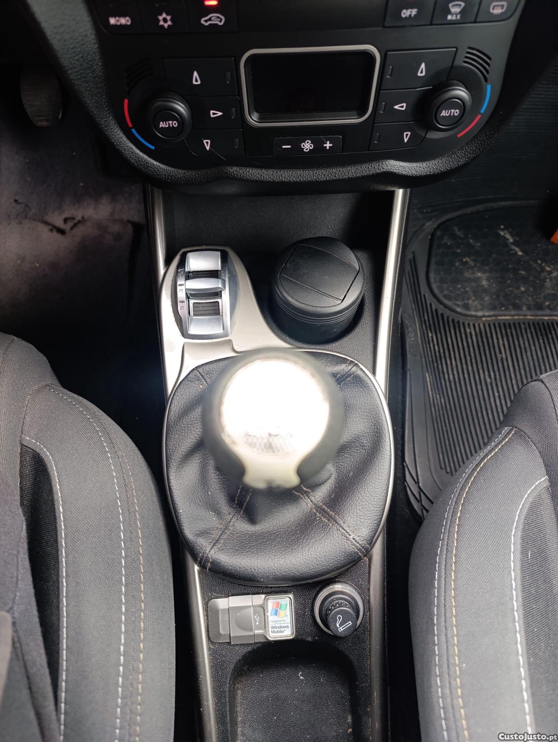Alfa Romeo MiTo Distintive — fotografia 4