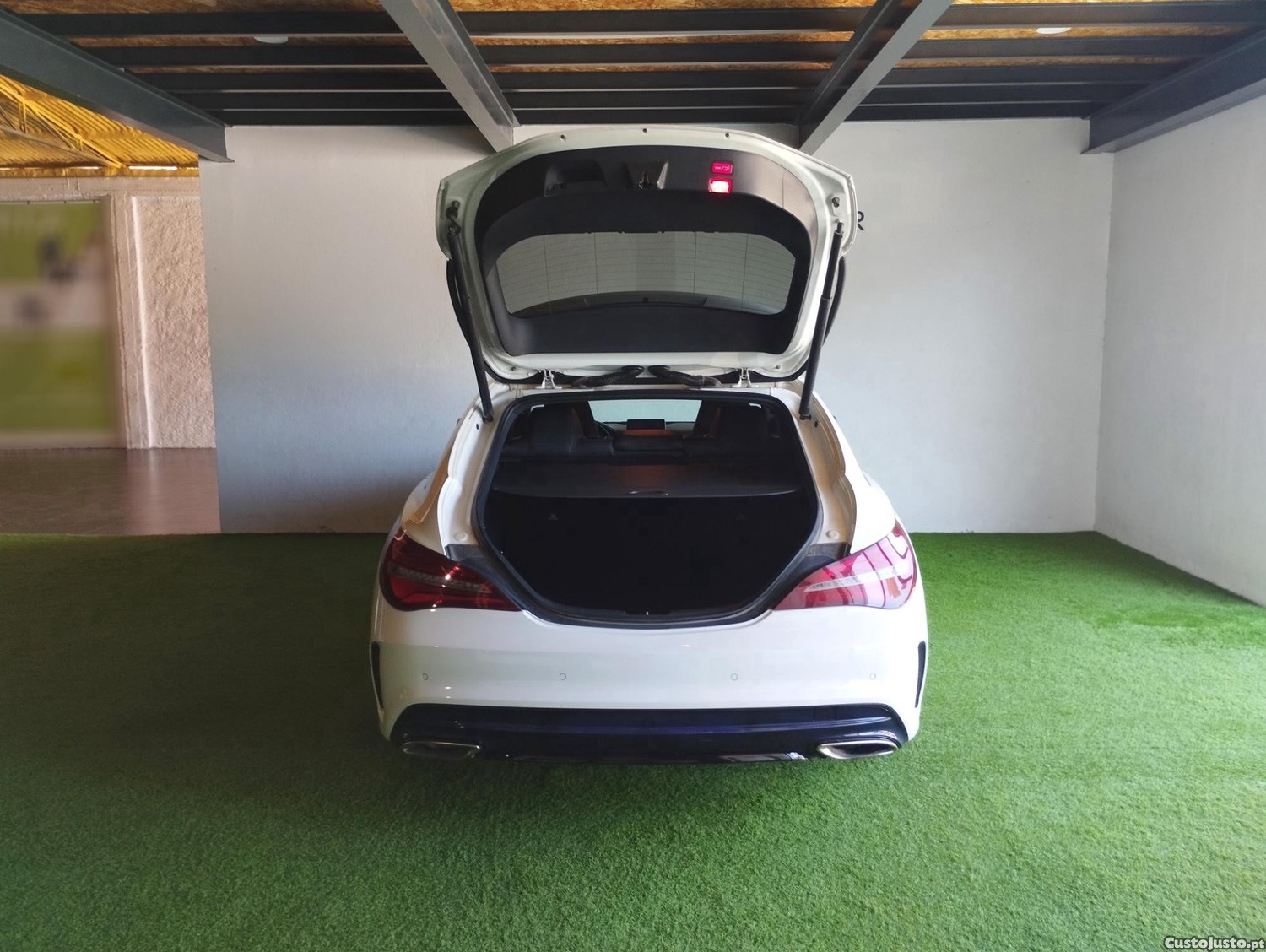 Mercedes-Benz CLA 200 Shooting Brake AMG Line — fotografia 8