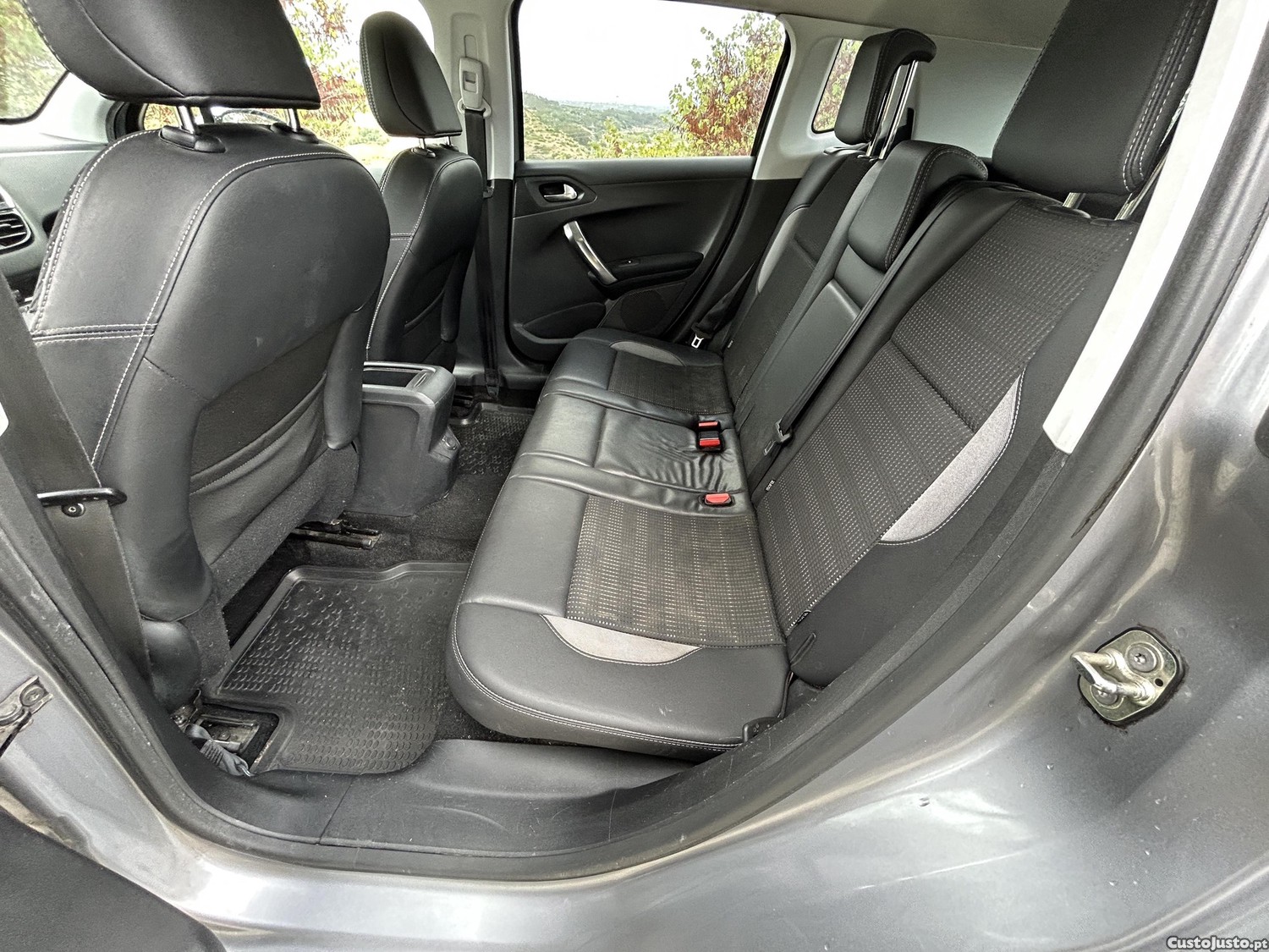 Peugeot 2008 ALLURE — fotografia 9