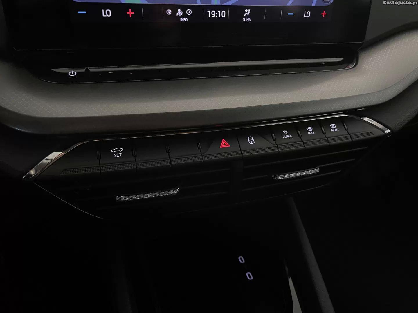 Skoda Octavia 2.0 tdi ambition dsg — fotografia 8