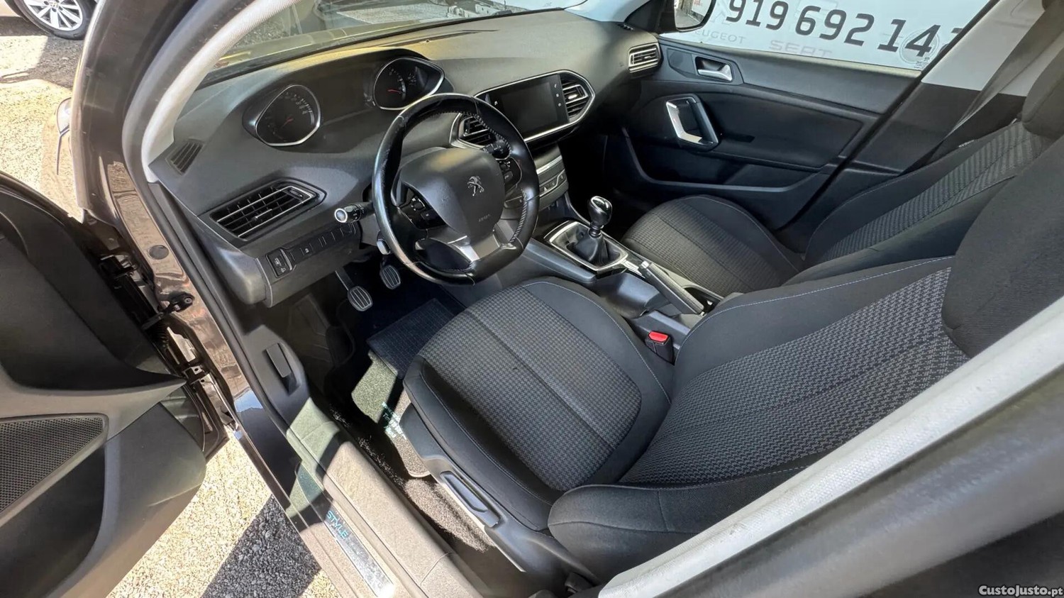 Peugeot 308 1.5 BlueHDi Style — fotografia 16