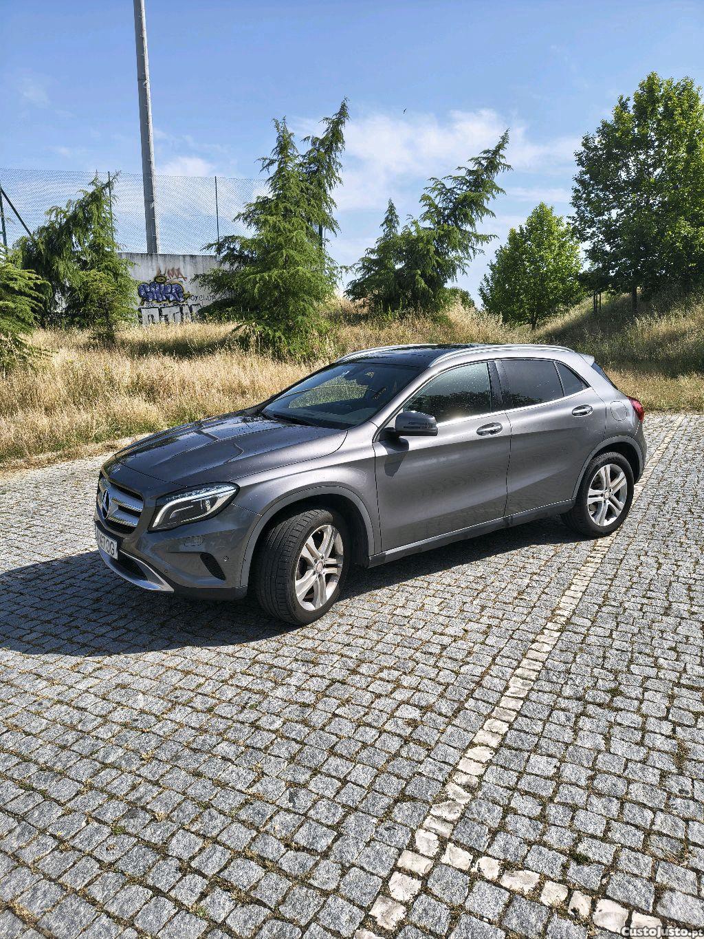 Mercedes-Benz GLA 180 automática — fotografia 8