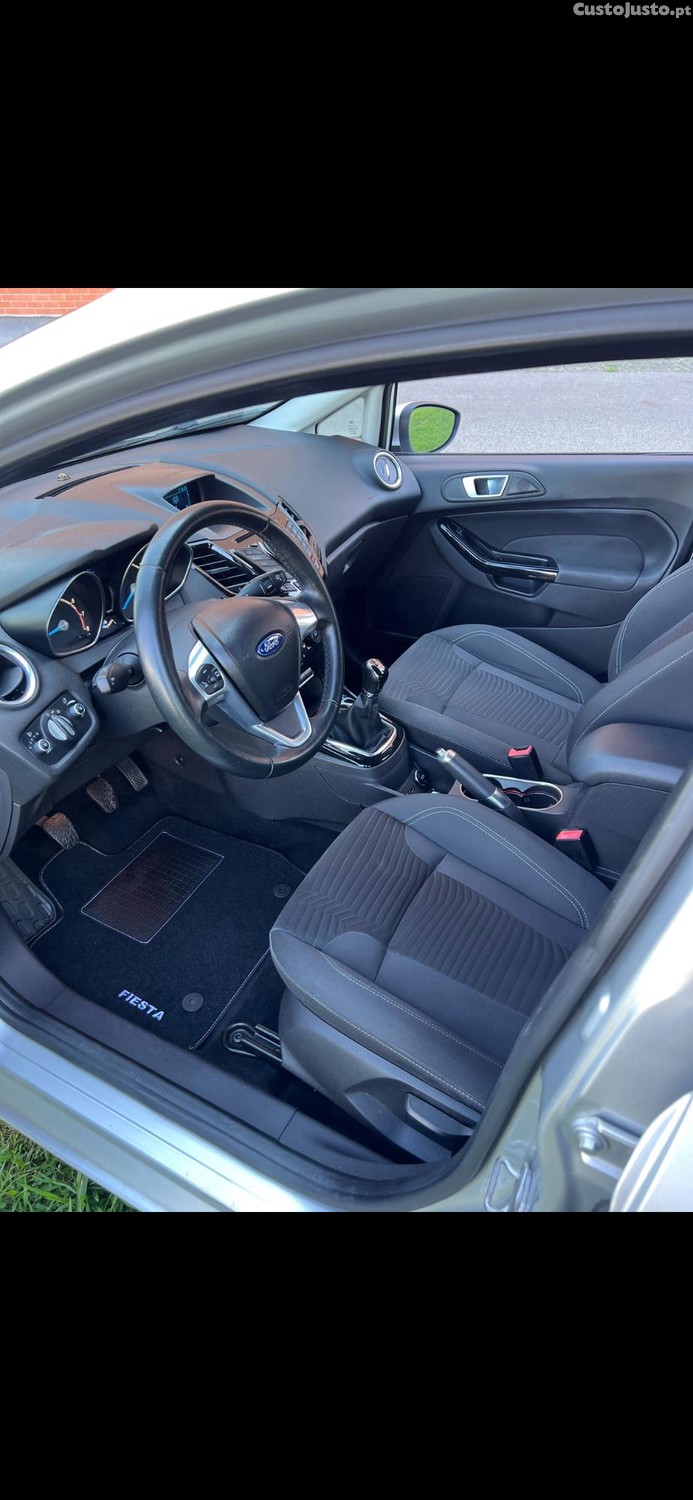 Ford Fiesta 1.0 ECOBOOST TITANIUM — fotografia 12