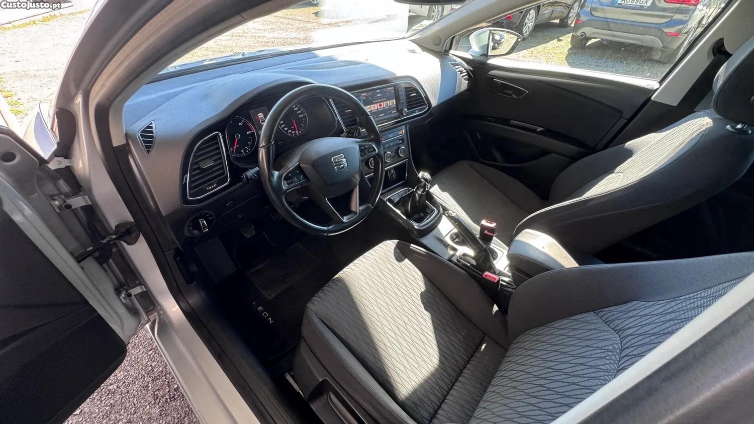 SEAT Leon 1.6 TDI Reference Ecomotive — fotografia 20