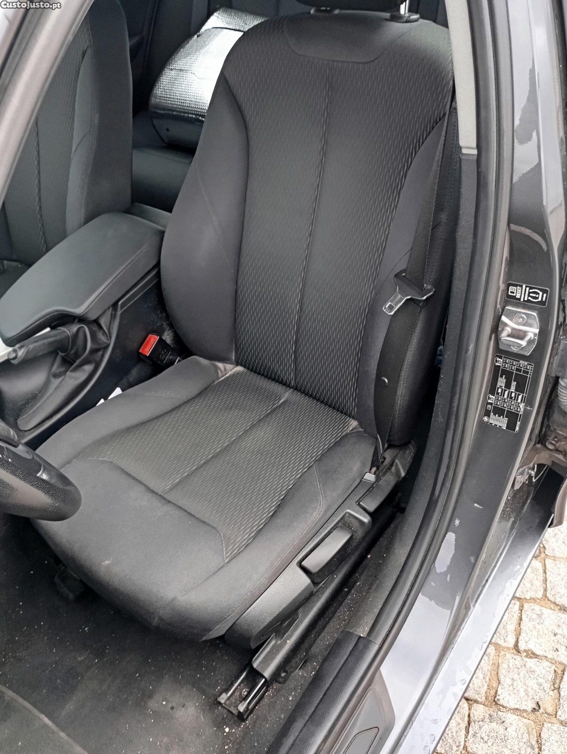 BMW 318 d — fotografia 10