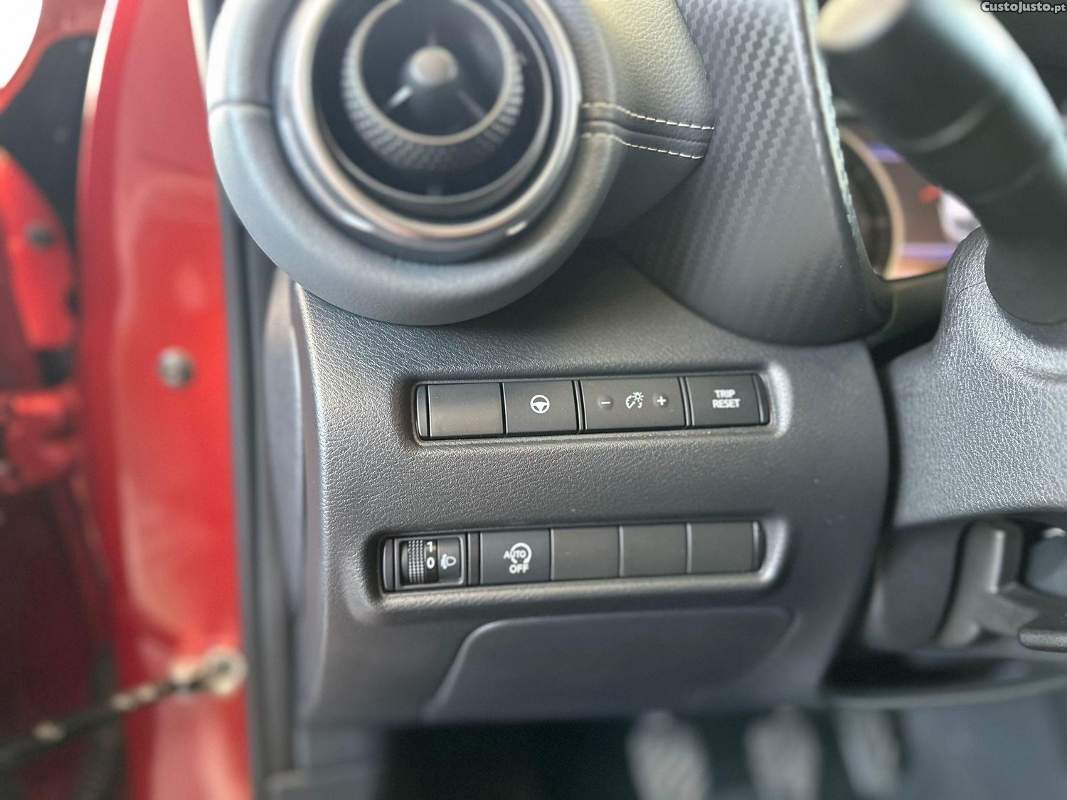 Nissan Juke 1.0 DIG-T Tekna — fotografia 11