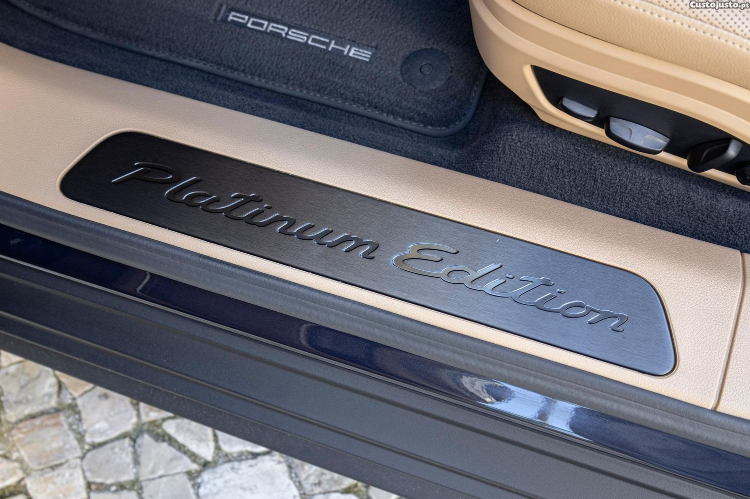 Porsche Panamera Sport Turismo 4 E-Hybrid Platinum Edition — fotografia 18