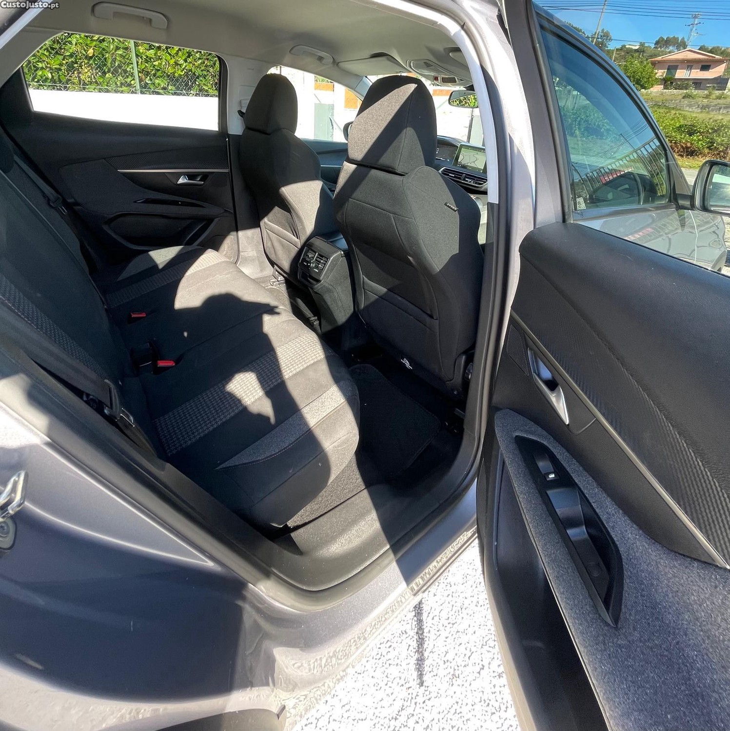 Peugeot 3008 1.5 BlueHDI Style — fotografia 4