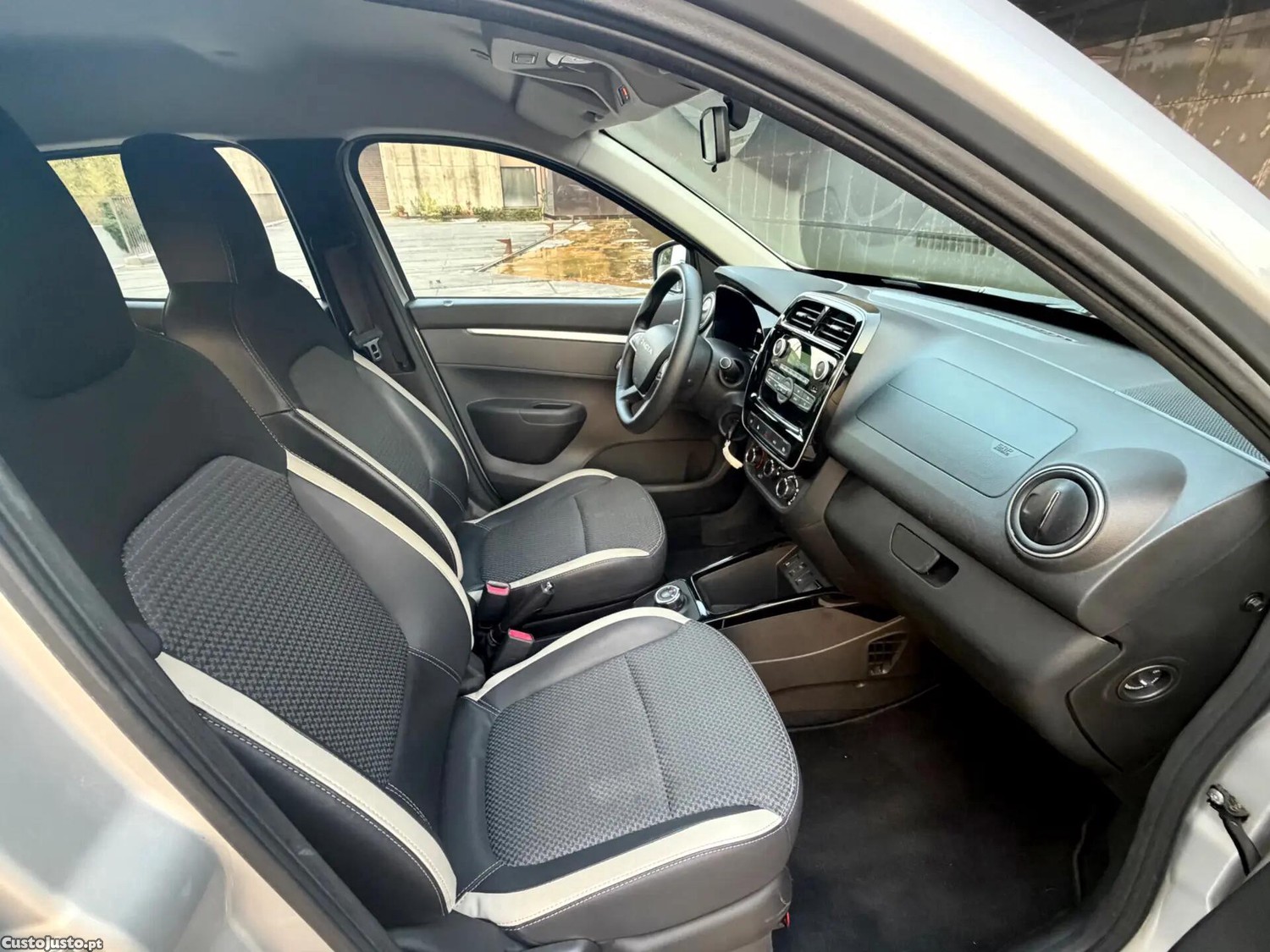 Dacia Spring Comfort Plus — fotografia 19