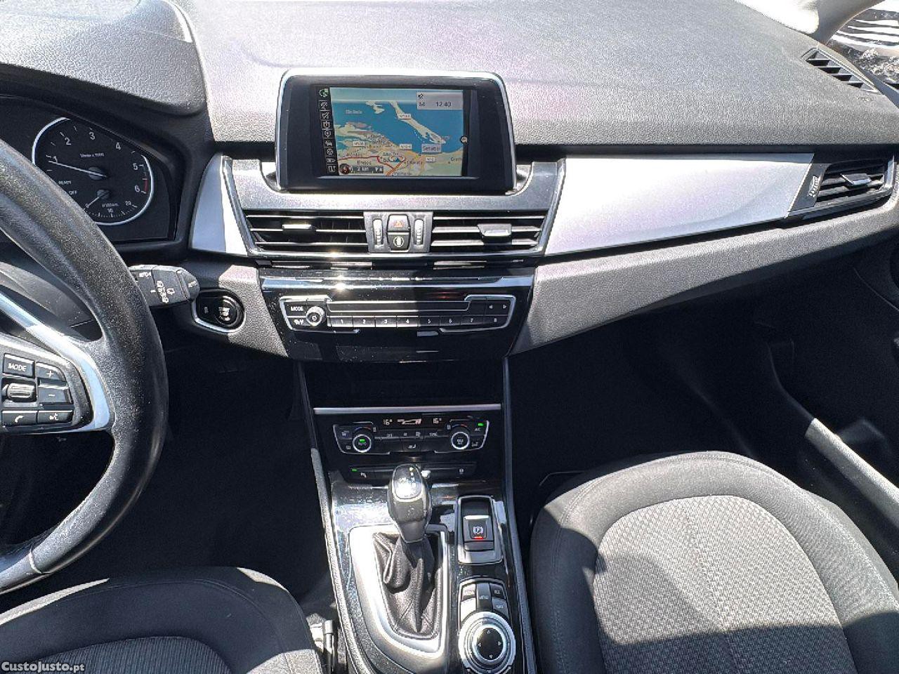 BMW 218 Active Tourer d Auto — fotografia 4