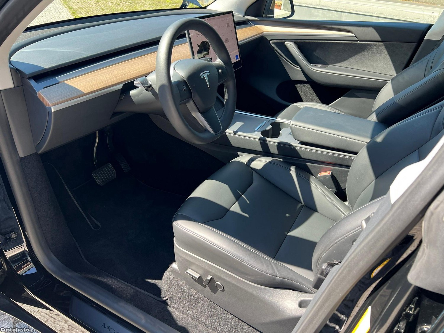 Tesla Model Y Standard — fotografia 10